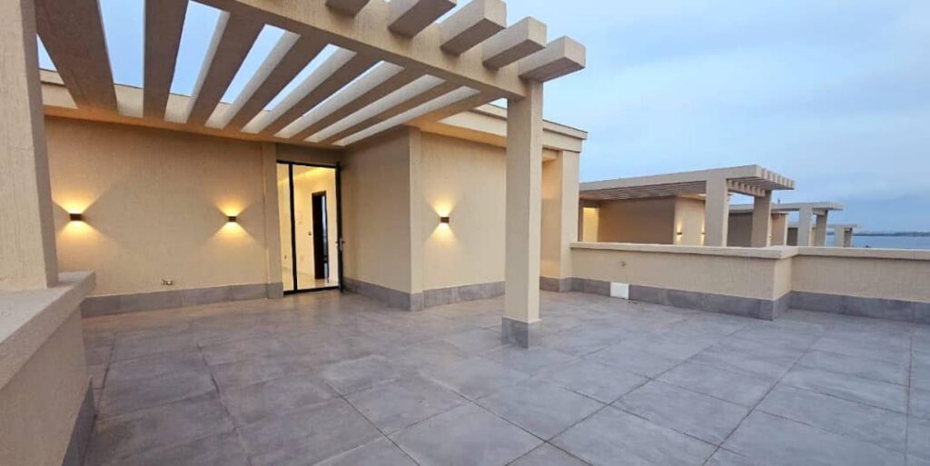 TRIPLEX LUXURY 8 PIÈCES À LA RIVIERA ABATTA image 3