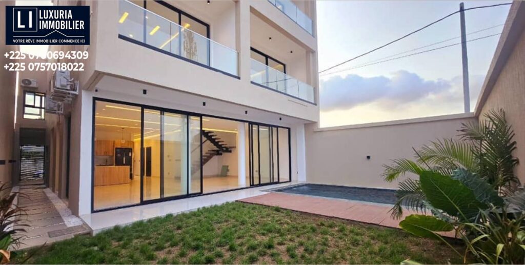 TRIPLEX LUXURY 8 PIÈCES À LA RIVIERA ABATTA image 2