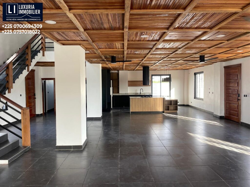 VILLA DUPLEX 10 PIÈCES À BINGERVILLE ANAN image 3