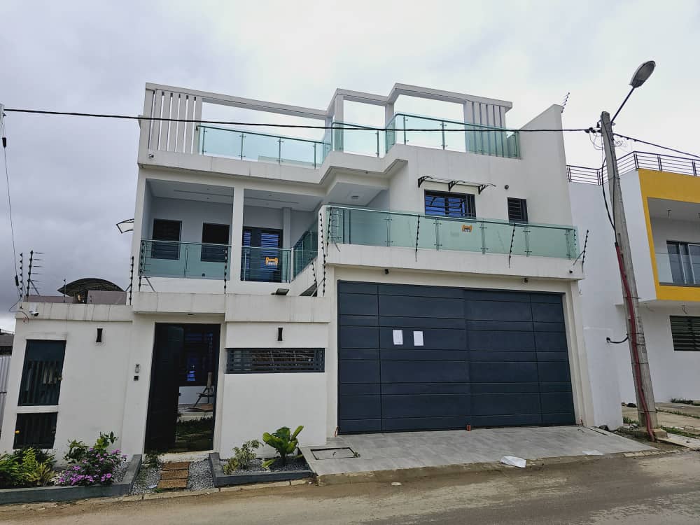 DUPLEX 7 PIÈCES + PENTHOUSE À ANGRÉ 8ᵉ TRANCHE image 1